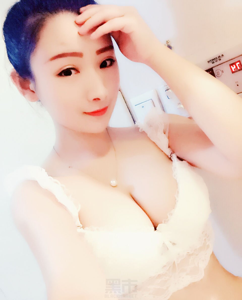 F4 275照片+36视频大奶美女生活照套图-9