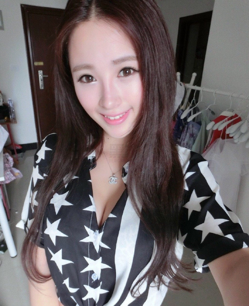 KK65_824张图+20个视频 美女一枚网恋生活照套图-7
