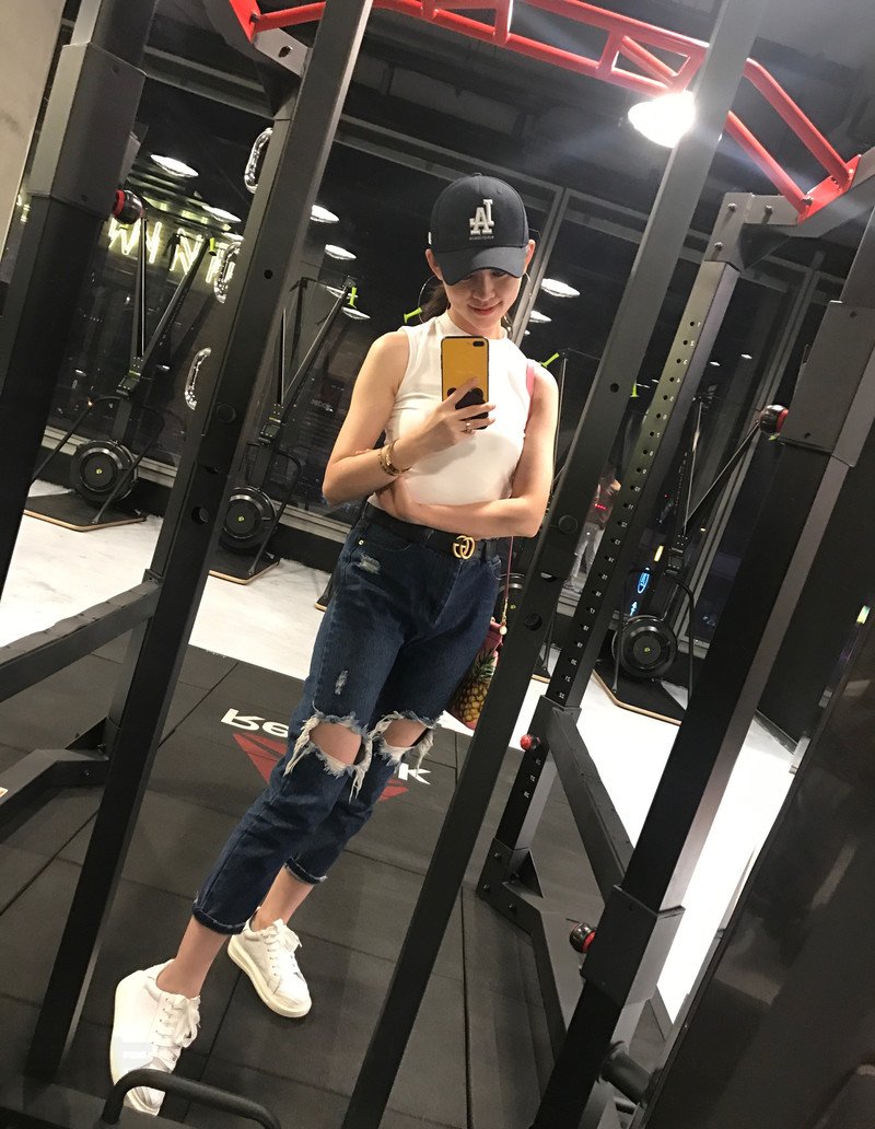 W48_女套图430照片（时尚青春健身身材好高挑长腿旅游潮流好气质网红脸白富美——素颜真实美女生活照）-12