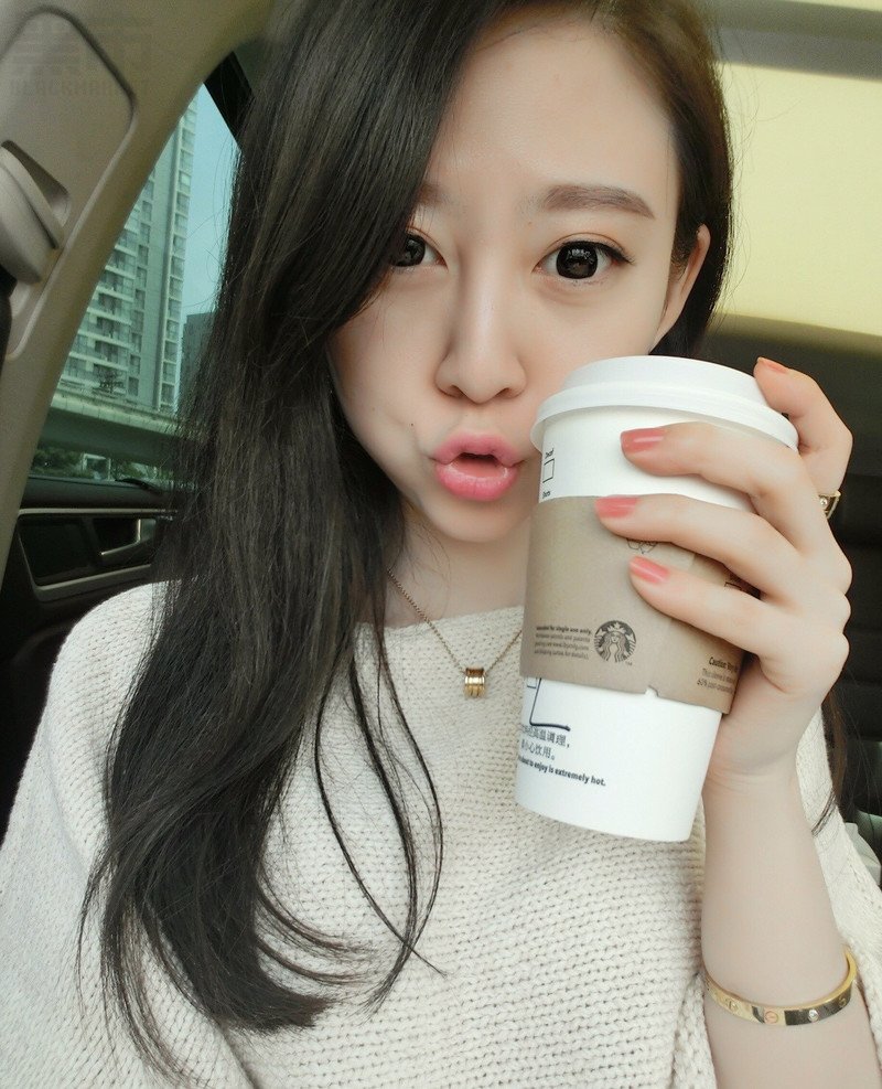 W48_女套图430照片（时尚青春健身身材好高挑长腿旅游潮流好气质网红脸白富美——素颜真实美女生活照）-1
