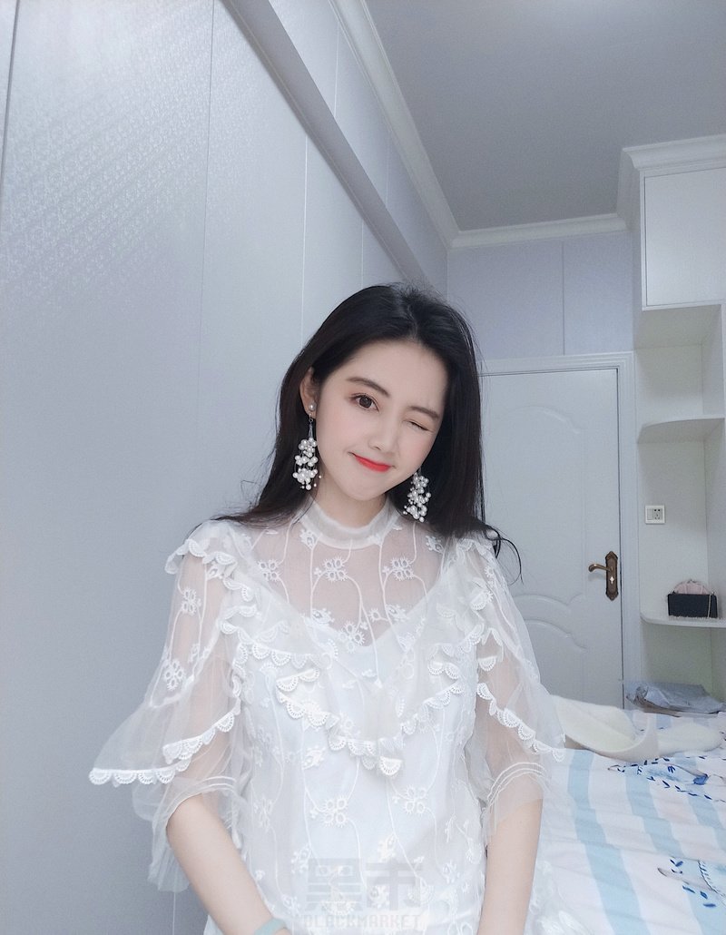 W53_女套图380照片（可爱青春清纯美少女 百变打扮时尚美女 白皙皮肤网红脸真实女神）-10