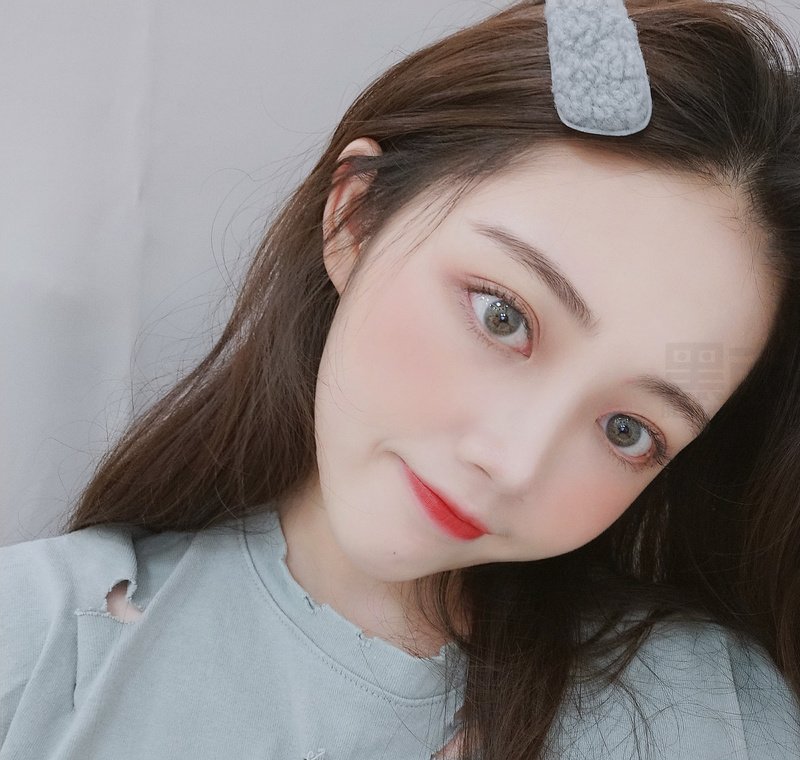 W53_女套图380照片（可爱青春清纯美少女 百变打扮时尚美女 白皙皮肤网红脸真实女神）-7