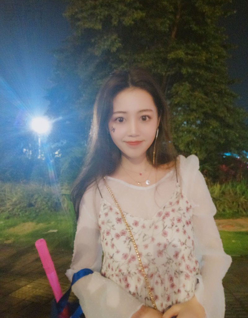 W53_女套图380照片（可爱青春清纯美少女 百变打扮时尚美女 白皙皮肤网红脸真实女神）-3