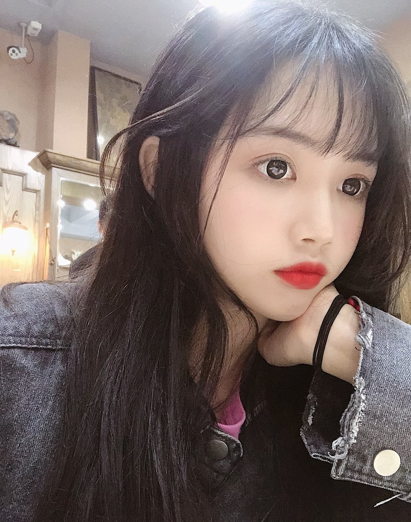 W53_女套图380照片（可爱青春清纯美少女 百变打扮时尚美女 白皙皮肤网红脸真实女神）-9