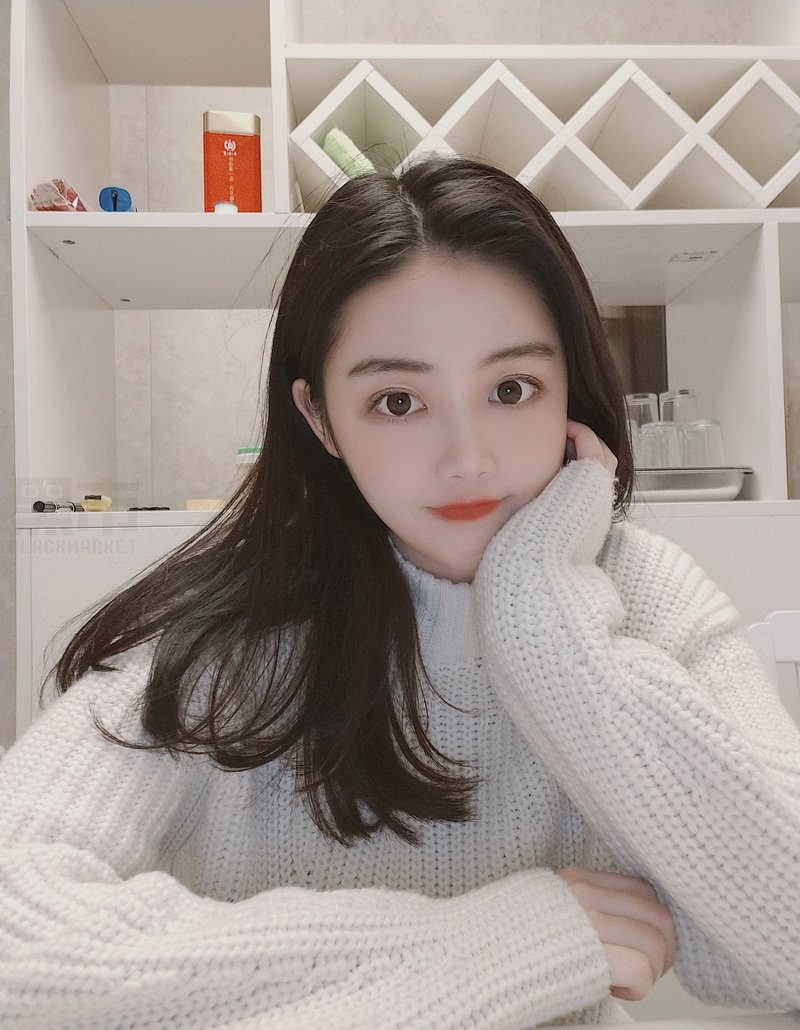 W53_女套图380照片（可爱青春清纯美少女 百变打扮时尚美女 白皙皮肤网红脸真实女神）-13
