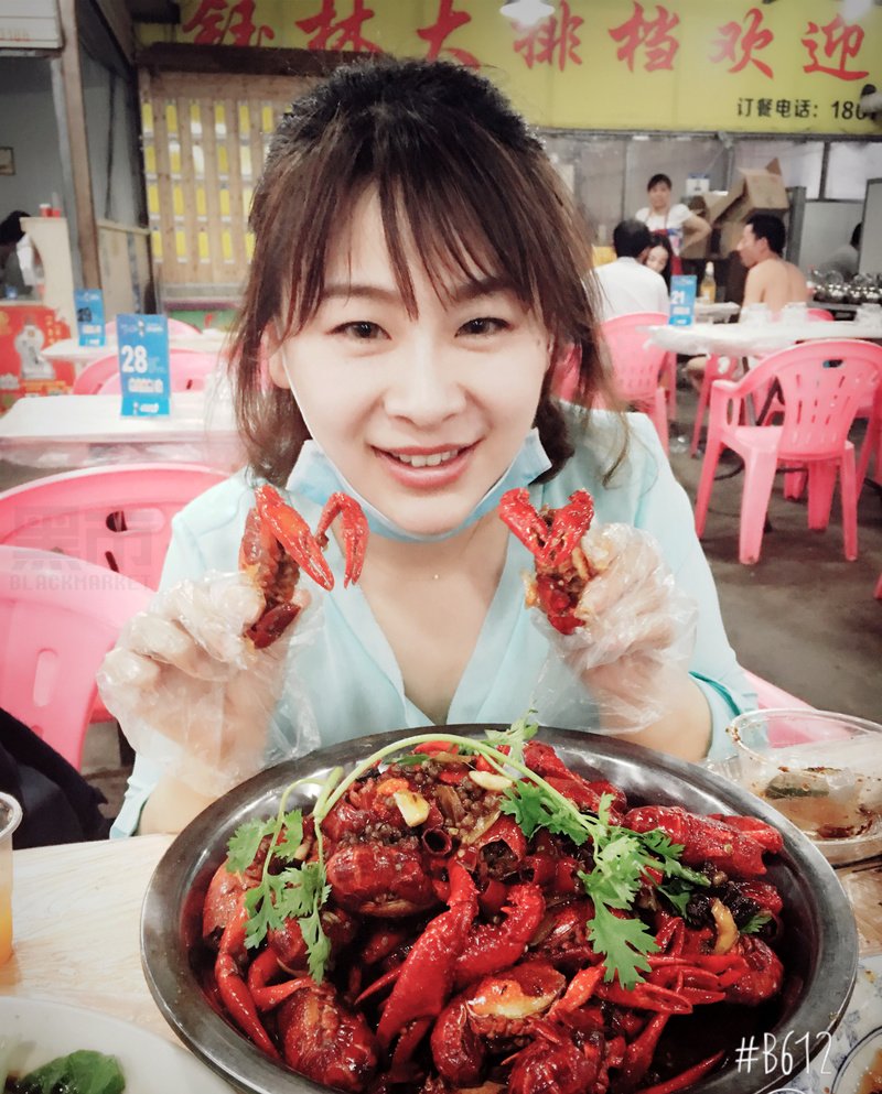 W54_女套图321照片（素颜真实女生 现实平常爱旅游女生）-1