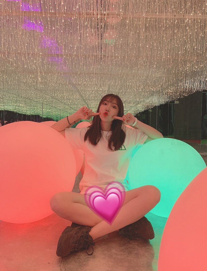 W60_女套图518照片（大学生 爱旅游 青春活力时尚美少女）-13
