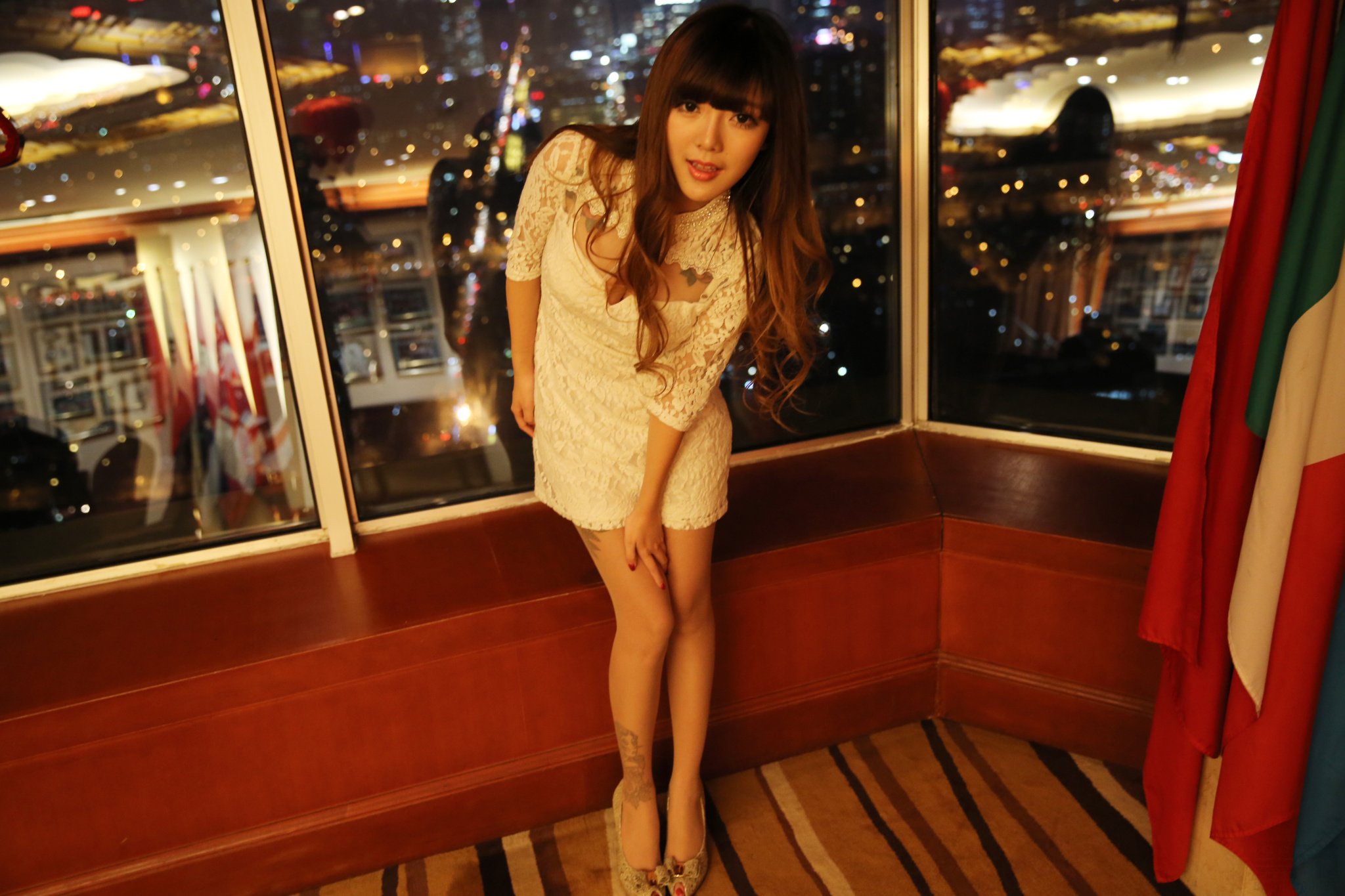 ZZ04_1868图 美腿带纹身好身材美女生活照素材套图-14