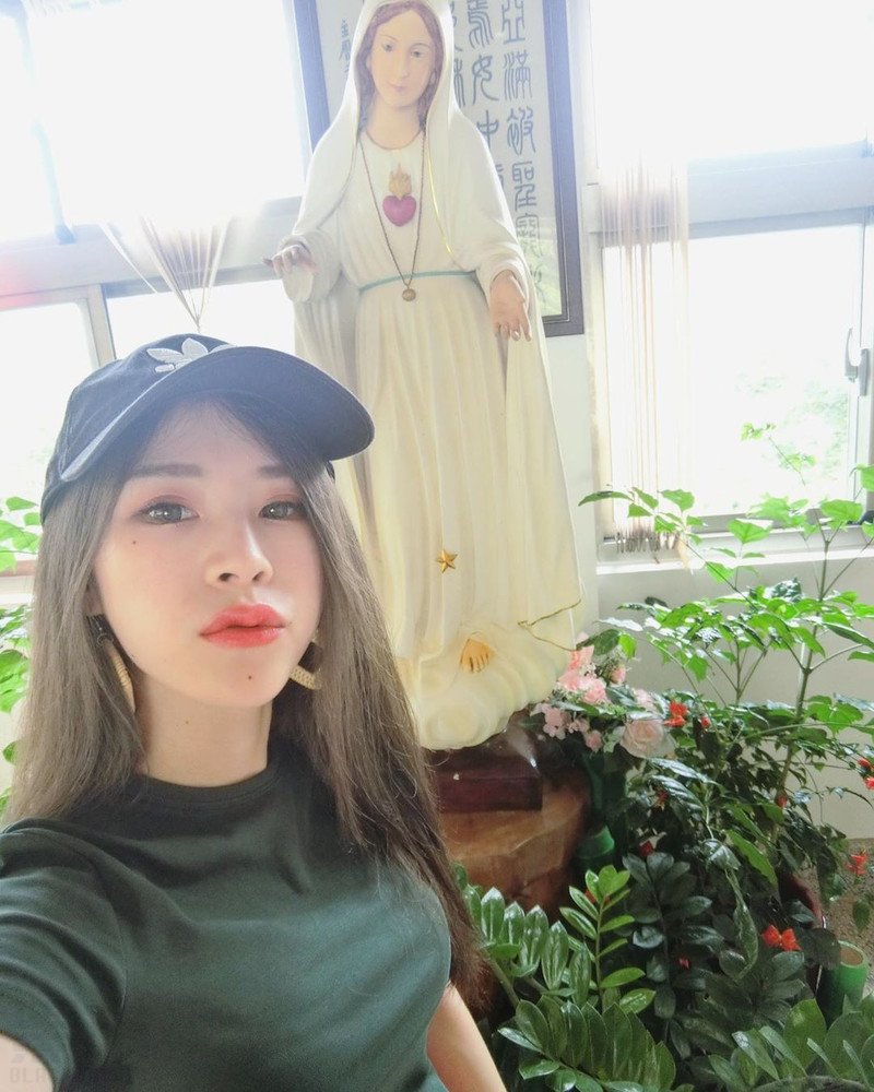 W25_女套图701照片+50视频（有泳装好身材网红气质达人时尚性感自拍照）-15