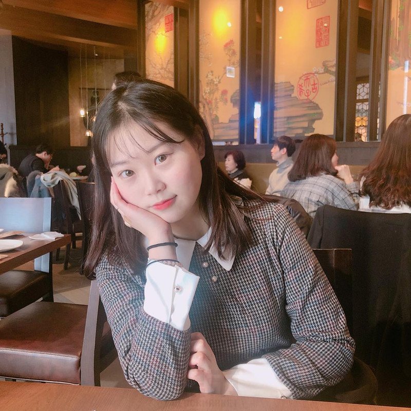 W27_女套图466照片（可爱小美女年轻活泼素颜青春清纯自拍照）-10