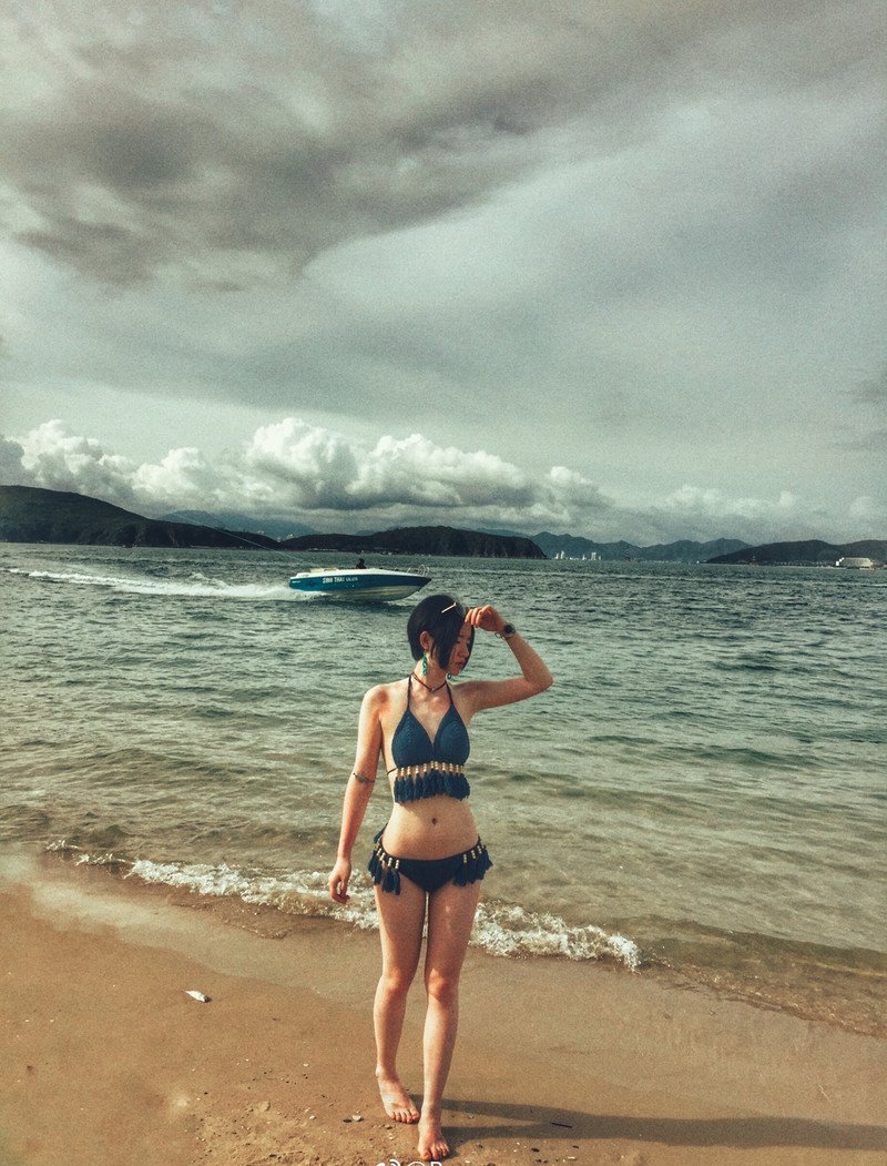 W31_女套图1174照片+2视频（长腿知性旅游时尚多变造型好身材苗条白富美—美女微信朋友圈全套生活照）-11