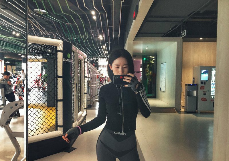 W31_女套图1174照片+2视频（长腿知性旅游时尚多变造型好身材苗条白富美—美女微信朋友圈全套生活照）-14