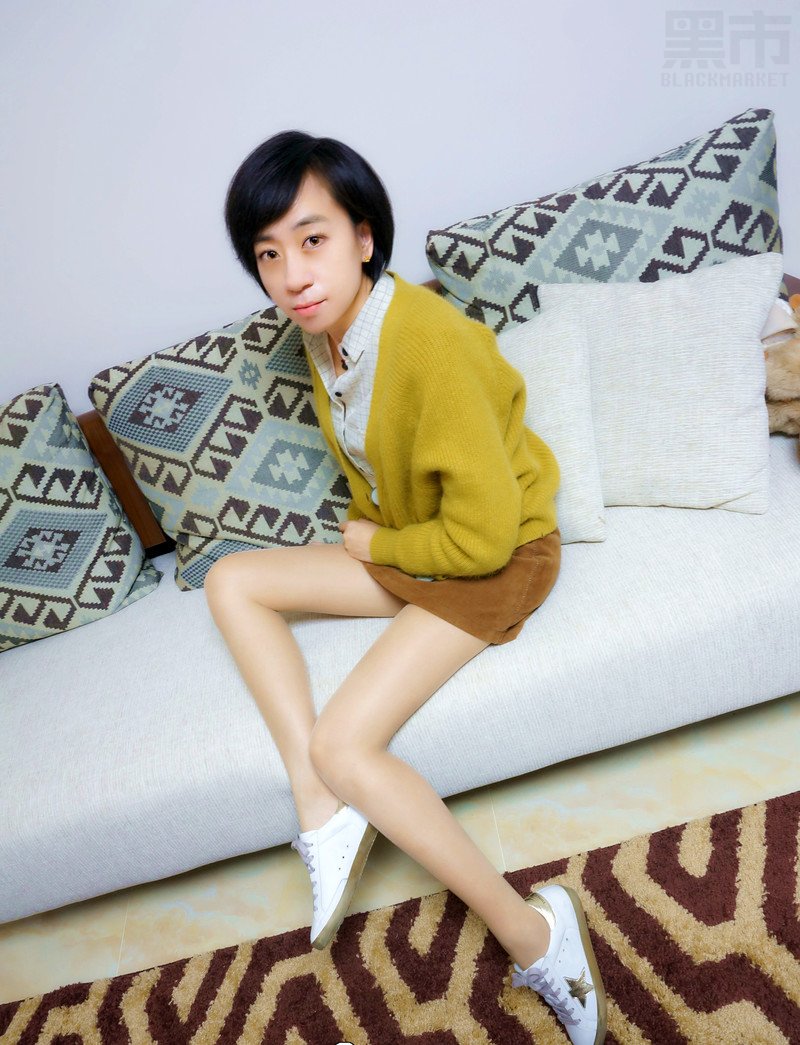 W32_女套图555照片+1视频（多腿照时尚性感诱惑可爱美腿丝袜—美女微信朋友圈整套一个人生活照）-2