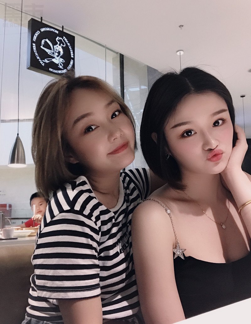 W34_女套图1259照片+37视频（有腹肌好身材苗条健身时尚甜美可人旅游百变造型）-14