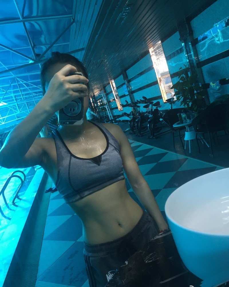 W34_女套图1259照片+37视频（有腹肌好身材苗条健身时尚甜美可人旅游百变造型）-2