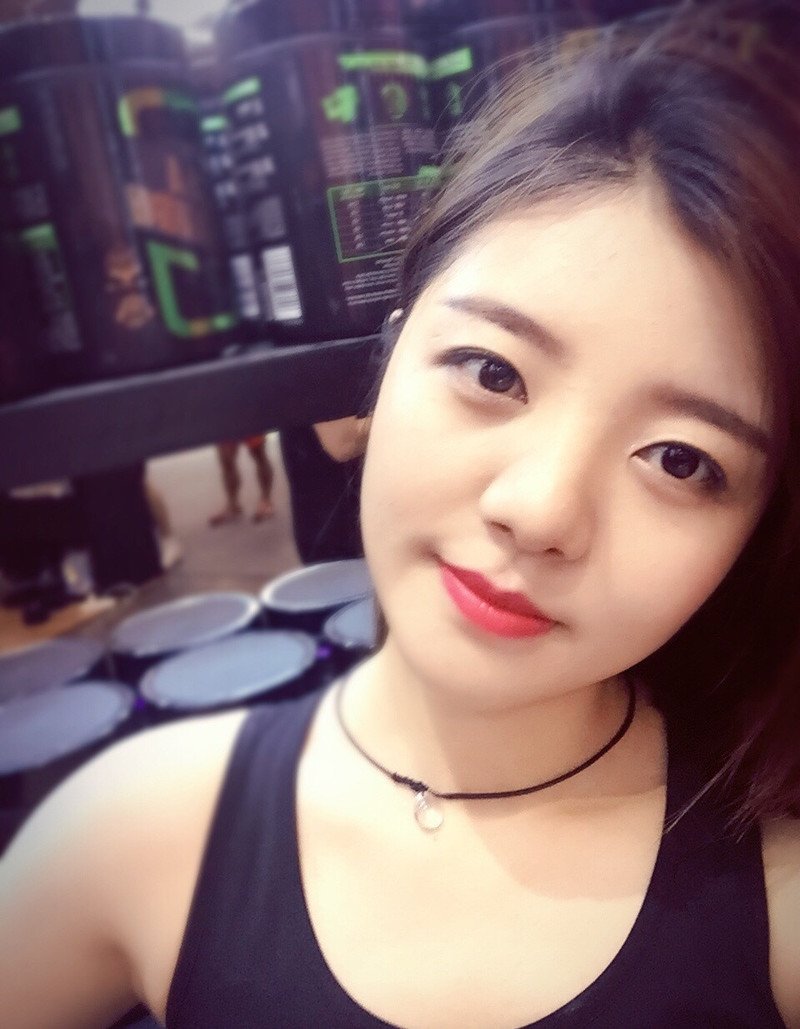W36_女套图1015照片+11视频（健身好身材靓女邻家女孩青春清纯活泼时尚旅游白富美——美女生活照片头像素颜）-10