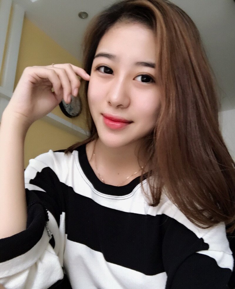 W38_女套图662照片+9视频（白富美靓丽时尚网红青春精致多造型——美女生活照片集锦）-12