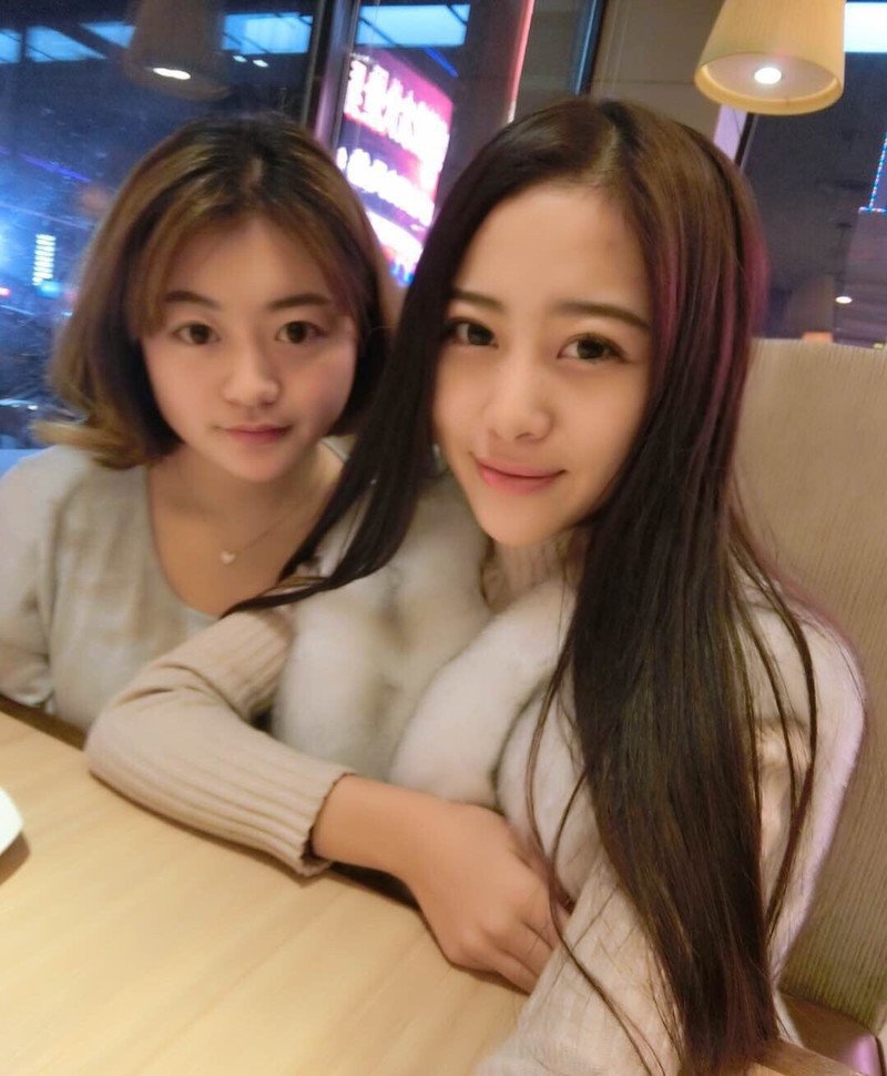 W38_女套图662照片+9视频（白富美靓丽时尚网红青春精致多造型——美女生活照片集锦）-4