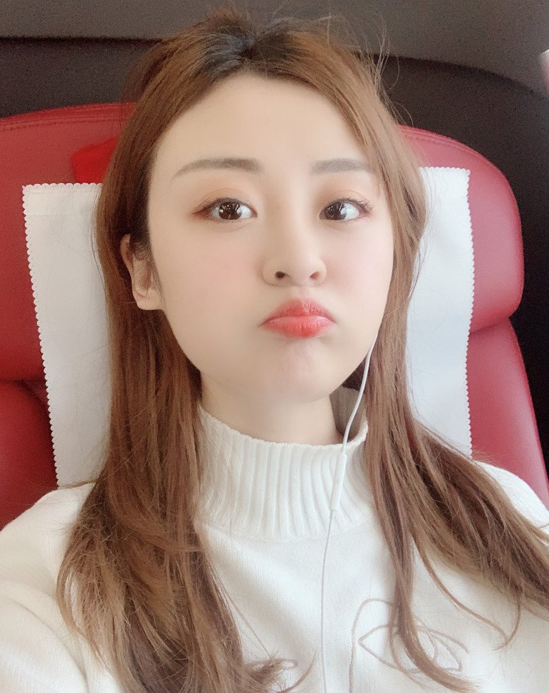 W39_女套图220照片（可爱青春清纯少女白富美旅游——美女生活照片头像组图）-10