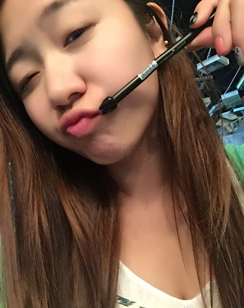 W40_女套图1371照片+30视频（可爱萌妹青春活泼旅游时尚网红脸——美女生活组图同一个人）-5