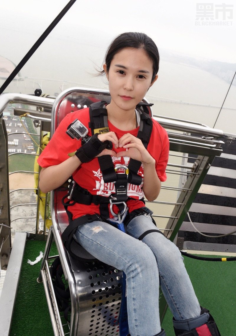 W43_女套图537照片+3视频（时尚潮流百变网恋图网红传统旅游时尚瓜子脸白富美——美女朋友圈一组照片）-4