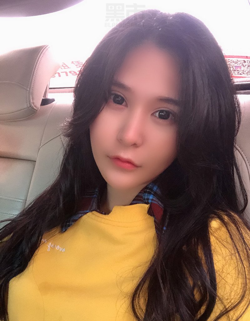 W43_女套图537照片+3视频（时尚潮流百变网恋图网红传统旅游时尚瓜子脸白富美——美女朋友圈一组照片）-15