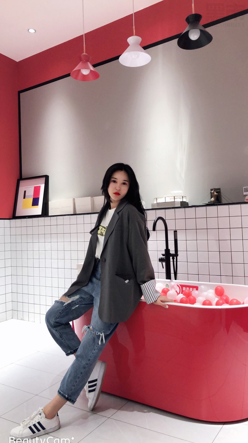 W43_女套图537照片+3视频（时尚潮流百变网恋图网红传统旅游时尚瓜子脸白富美——美女朋友圈一组照片）-16