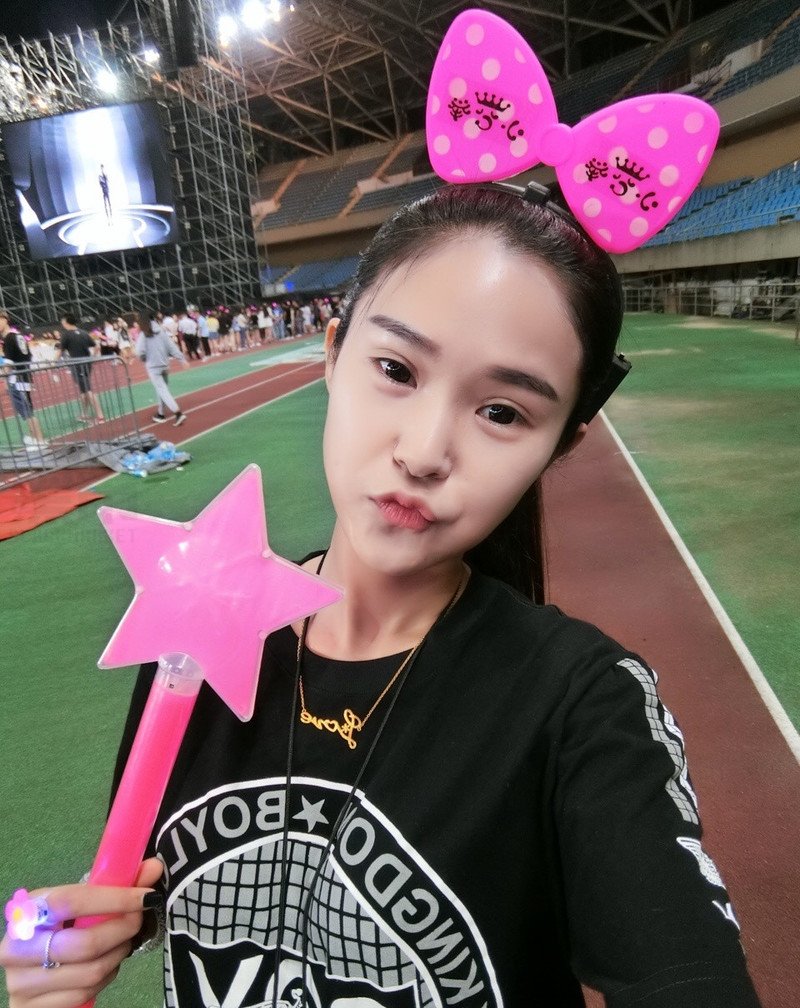 W43_女套图537照片+3视频（时尚潮流百变网恋图网红传统旅游时尚瓜子脸白富美——美女朋友圈一组照片）-7
