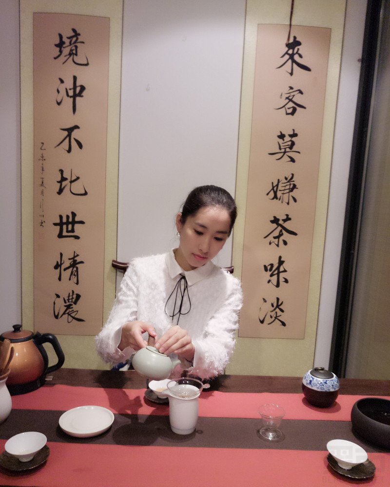 W44_女套图210照片+4视频（带娃少妇传统精致美女大家闺秀文韵气质佳弹古筝旅游时尚——美女真实微信头像）-3