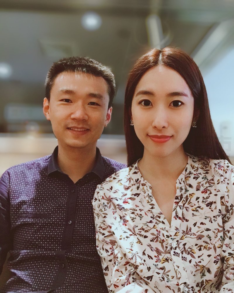 W44_女套图210照片+4视频（带娃少妇传统精致美女大家闺秀文韵气质佳弹古筝旅游时尚——美女真实微信头像）-14