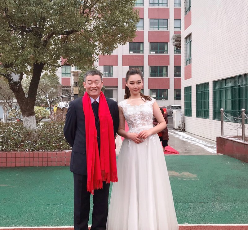 W68_女套图500照片+12视频（长腿青春美女 优秀学生女神主持人）-13