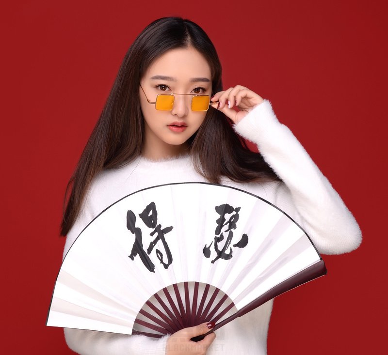 W68_女套图500照片+12视频（长腿青春美女 优秀学生女神主持人）-2