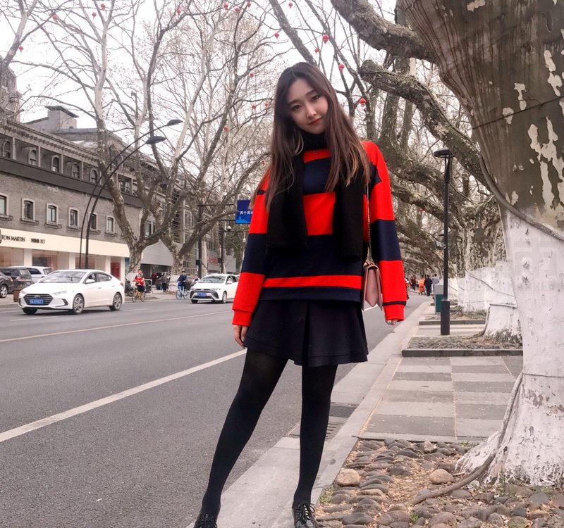 W68_女套图500照片+12视频（长腿青春美女 优秀学生女神主持人）-15