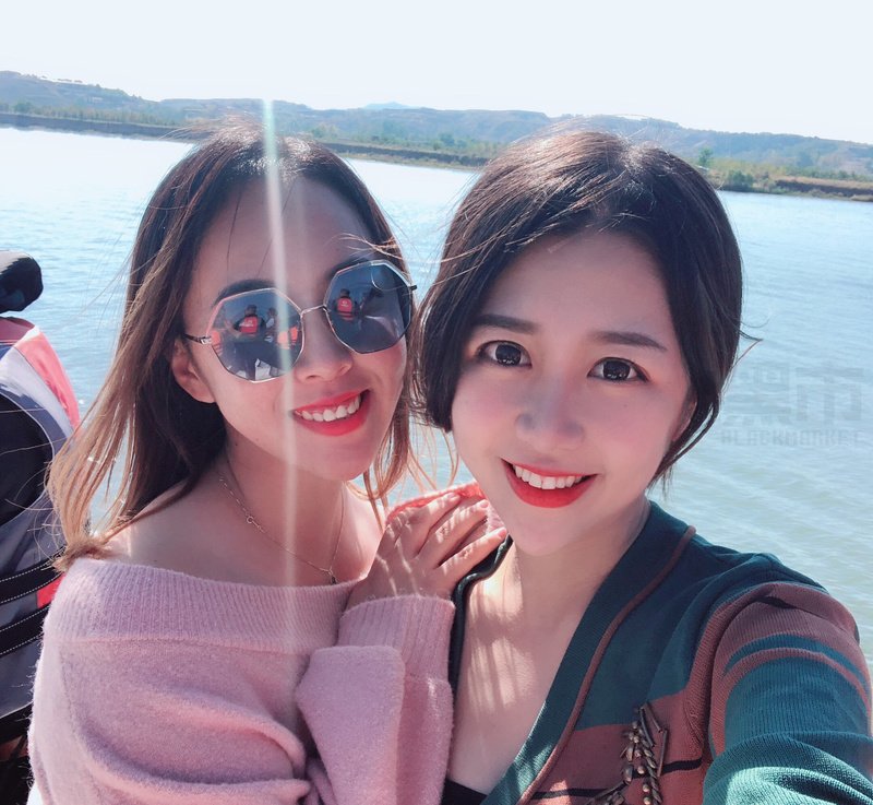 W70_女套图396照片+12视频（高颜值邻家美女 爱旅游大眼睛）-14