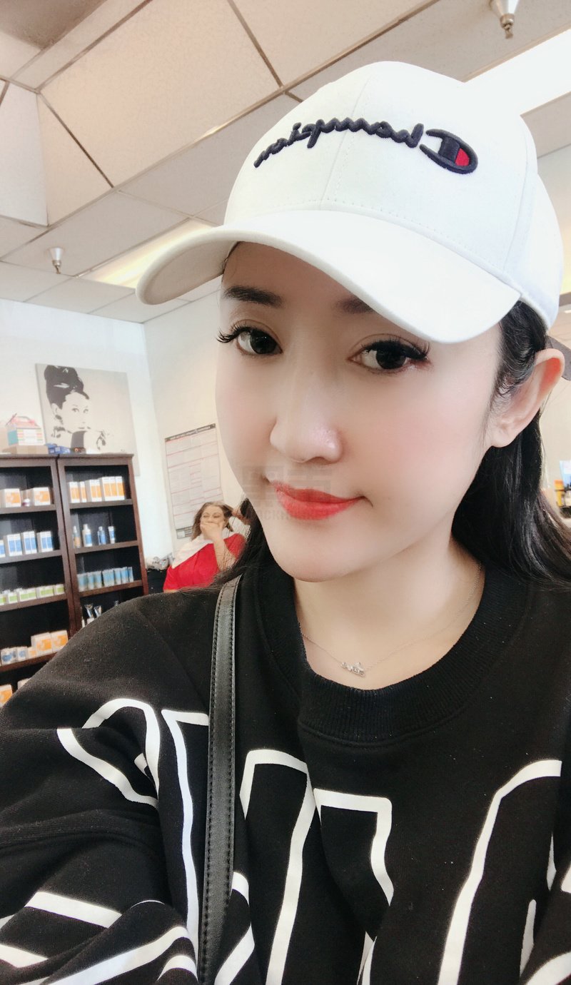 W71_女套图635照片+64视频（网红脸气质高冷白富美 有在车里照片）-6