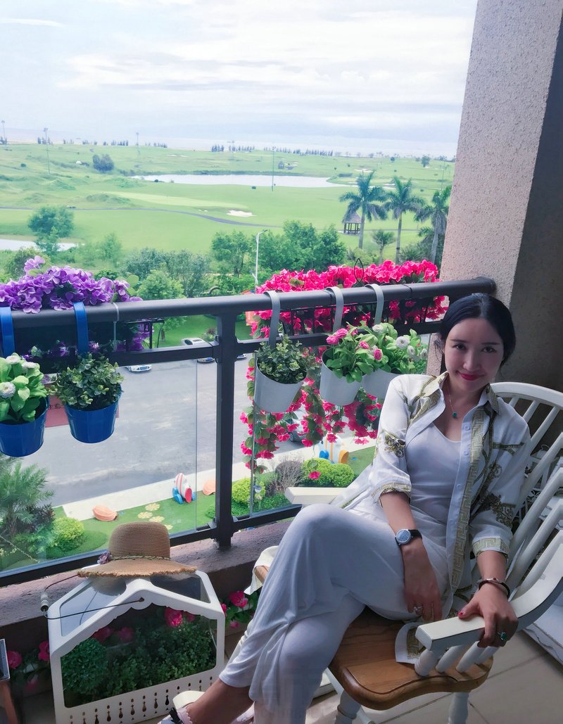 W71_女套图635照片+64视频（网红脸气质高冷白富美 有在车里照片）-15