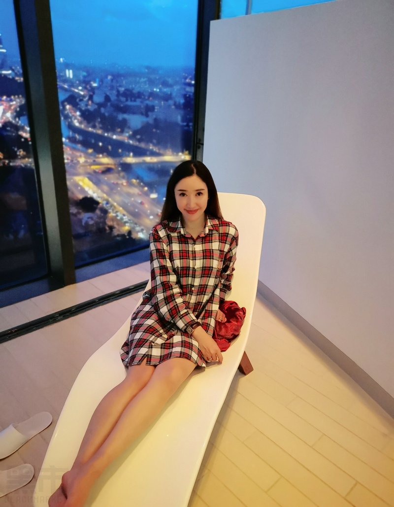 W71_女套图635照片+64视频（网红脸气质高冷白富美 有在车里照片）-7