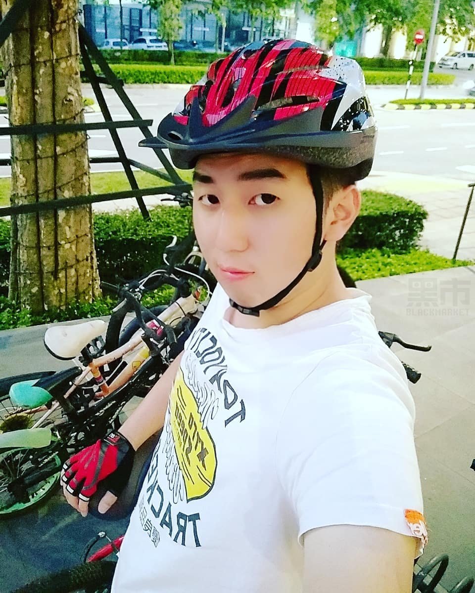 M10男图305照片+1视频（年轻帅哥小男神活泼小青年爱好二次元时尚小鲜肉）-10