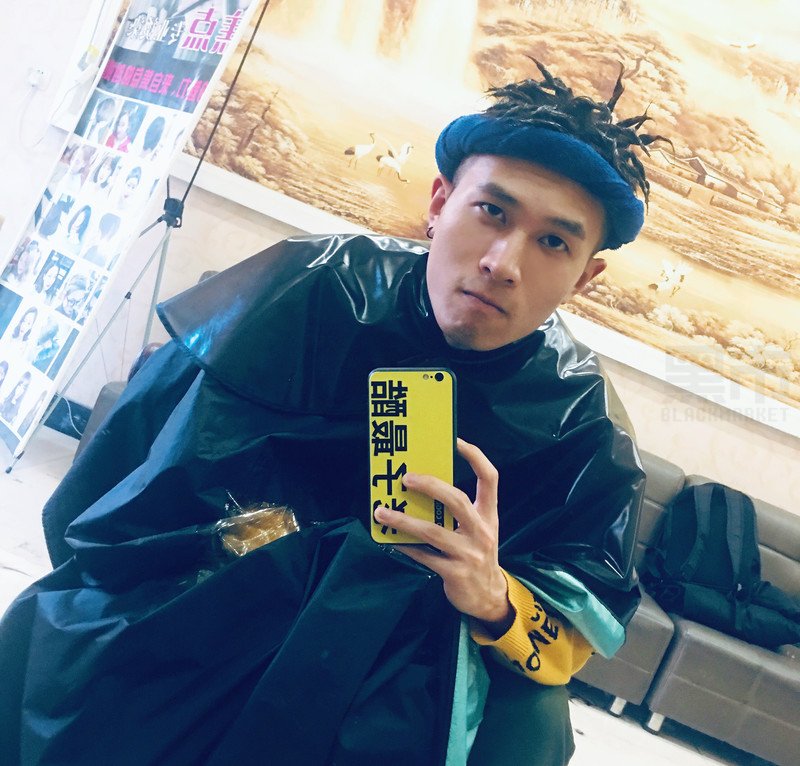 M30_男套图93照片+153视频（超多视频逗比帅气男神搞笑搞怪男士朋友圈素材同人微商自拍照片组）-11