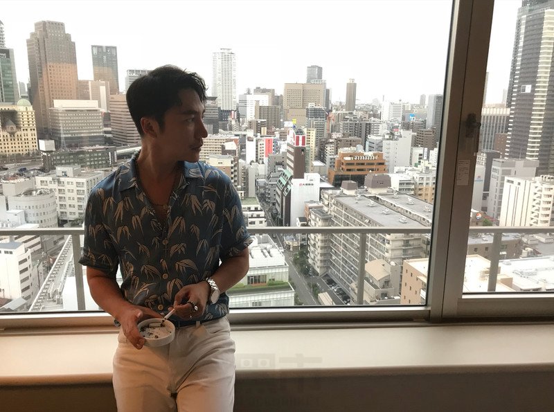 M28_男套图681照片（有钱奢华高大上高帅富男神旅游时尚自拍照潮流成熟男士朋友圈素材形象照）-5