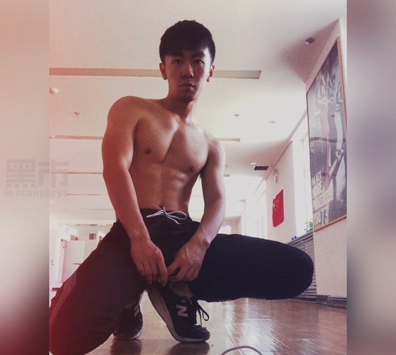 M33_男套图1007照片（超多图片素材好身材有腹肌爱自拍好身材男生小年轻青年男神朋友圈微商素材同一个人）-8