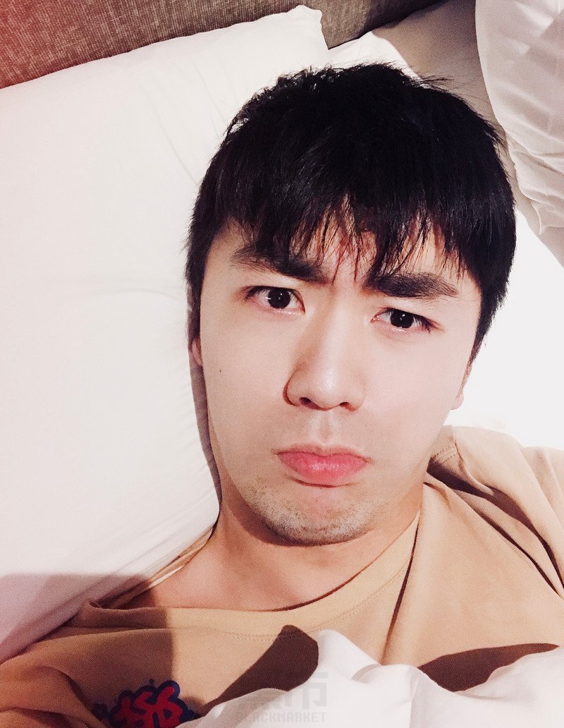 M33_男套图1007照片（超多图片素材好身材有腹肌爱自拍好身材男生小年轻青年男神朋友圈微商素材同一个人）-12