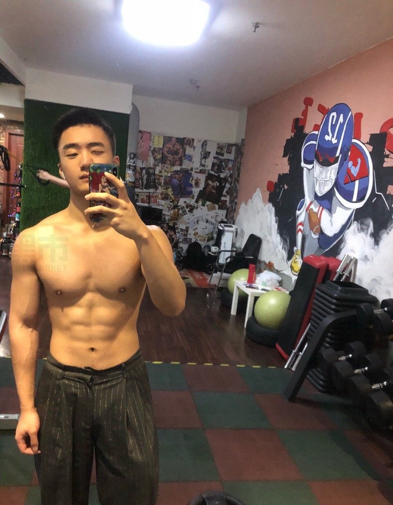 M41_男套图175照片（健美好身材男神同一个人素材男士男生男青年组图微商朋友圈）-11