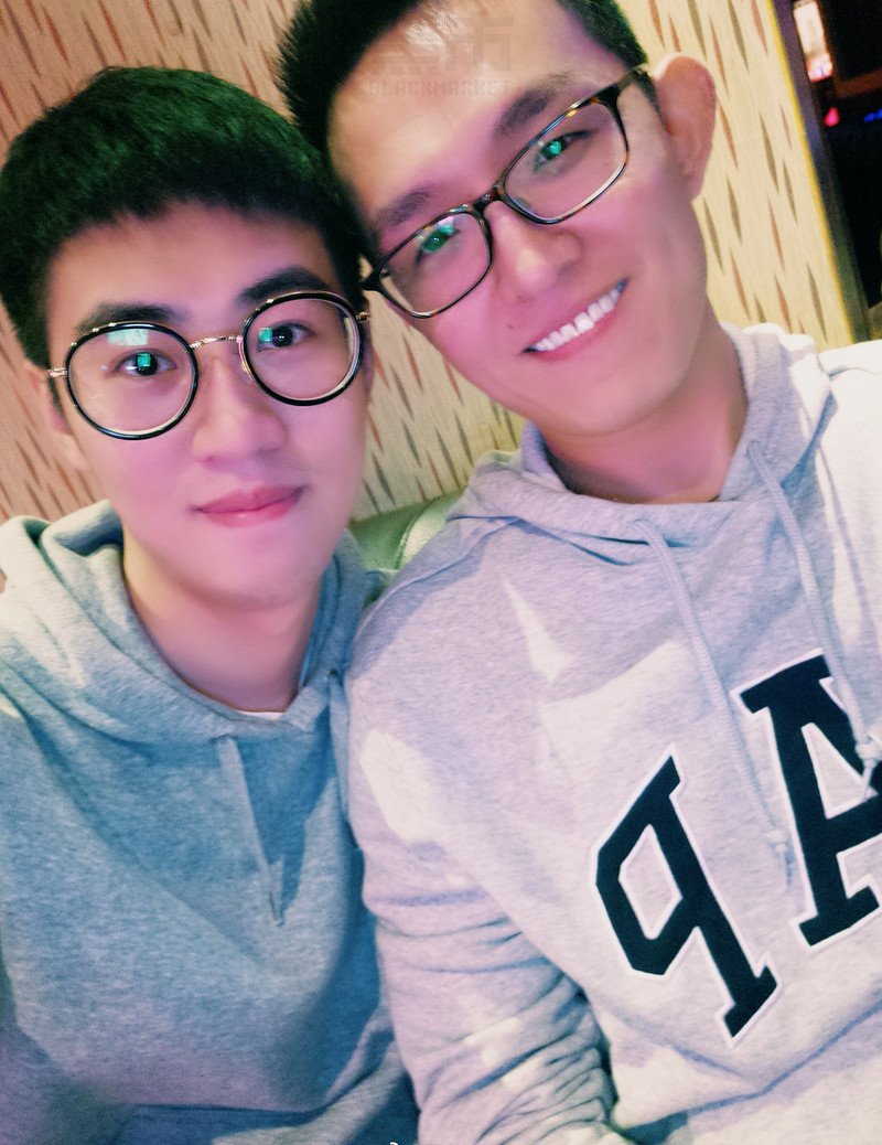 M46_男套图243照片（戴眼镜小年轻学生同一个人组图小青年男神微商朋友圈素材）-5