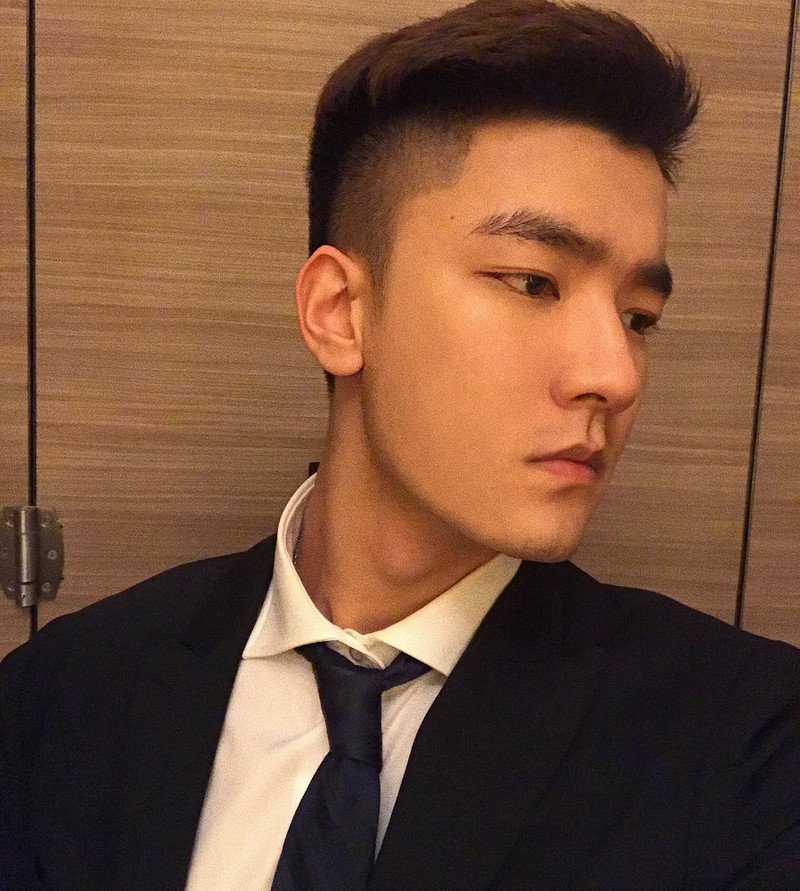 M57_男套图164照片（时尚英俊潮流男神自拍照男生同一个人微信微商朋友圈素材）-11