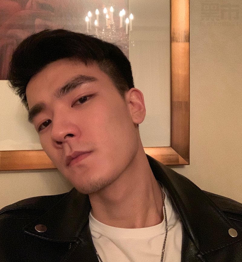 M57_男套图164照片（时尚英俊潮流男神自拍照男生同一个人微信微商朋友圈素材）-7