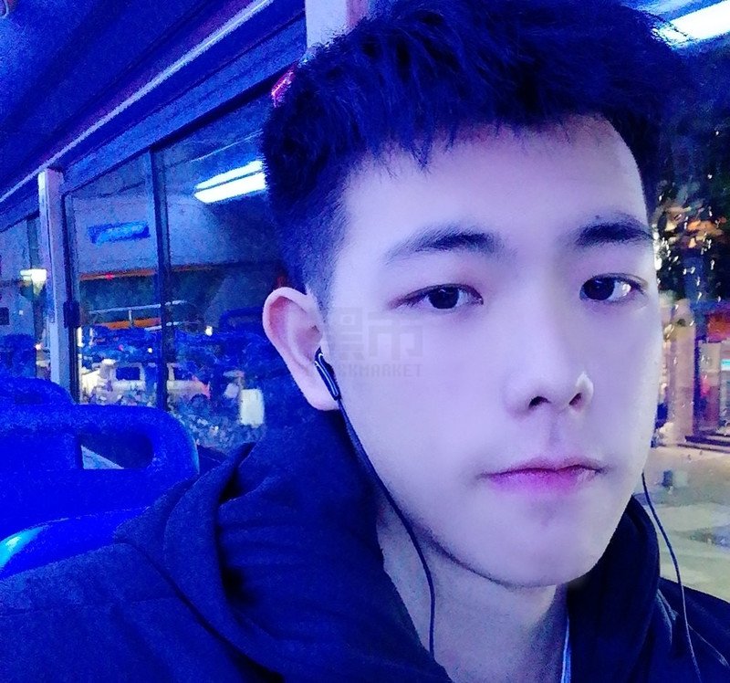 M63_男套图126照片（普通文艺小青年自拍照年轻男生同人图片微信微商朋友圈素材）-4