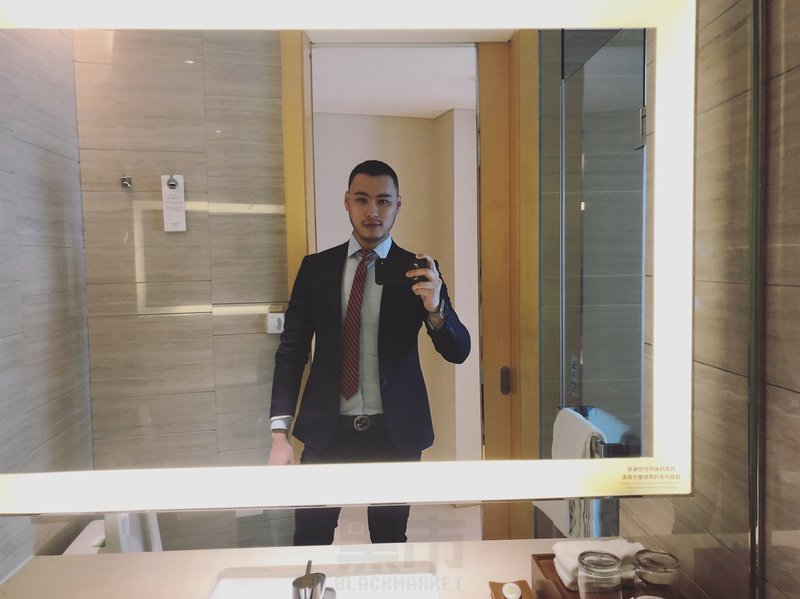 M92_男套图148照片（优质时尚中年男人生活照 沉稳帅气男生自拍照真实套图 有穿西装自拍照）-7