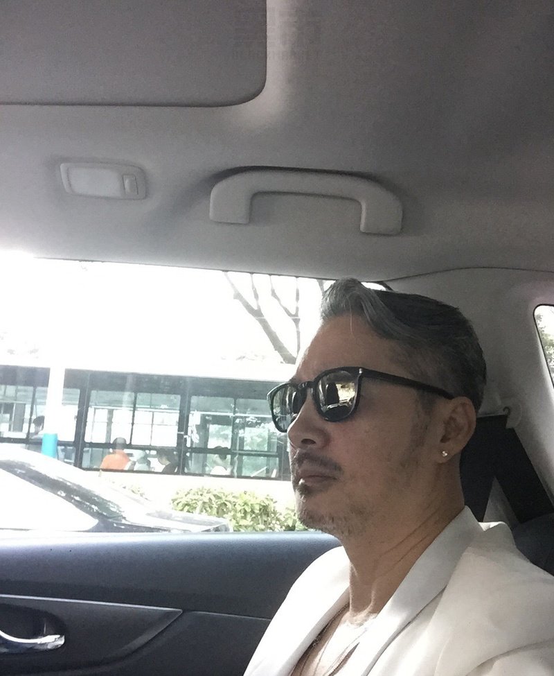 M80_男套图489照片+22视频（老帅哥男神生活照 有西装照 贵族有钱人名流50岁男人自拍照片多张）-4