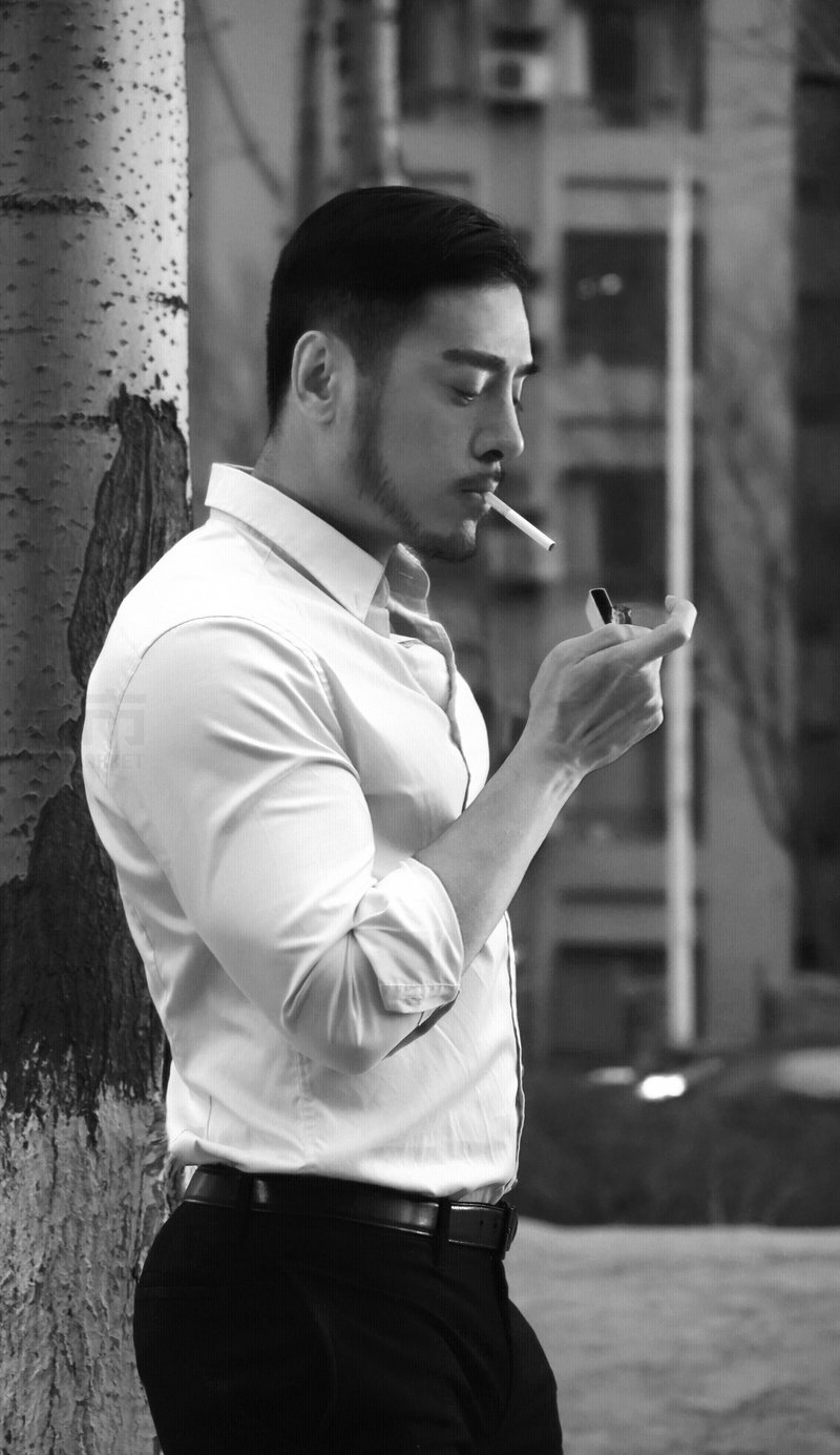 M81_男套图797照片+83视频（好身材爱健身达人有肌肉同人照片 有西装照 有开豪车照片 有钱人）-7